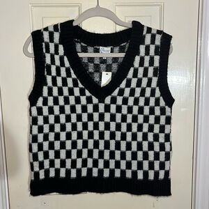 Francesca’s Blue Rain Black & White Checkered Oversized Sweater Vest Size Small